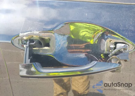 2015 Hyundai Genesis 5.0 z USA, uszkodzony, nr VIN KMHGN4JF5FU038797